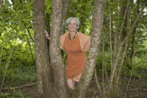 Ensemble jupe et t-shirt dans les tons orangés